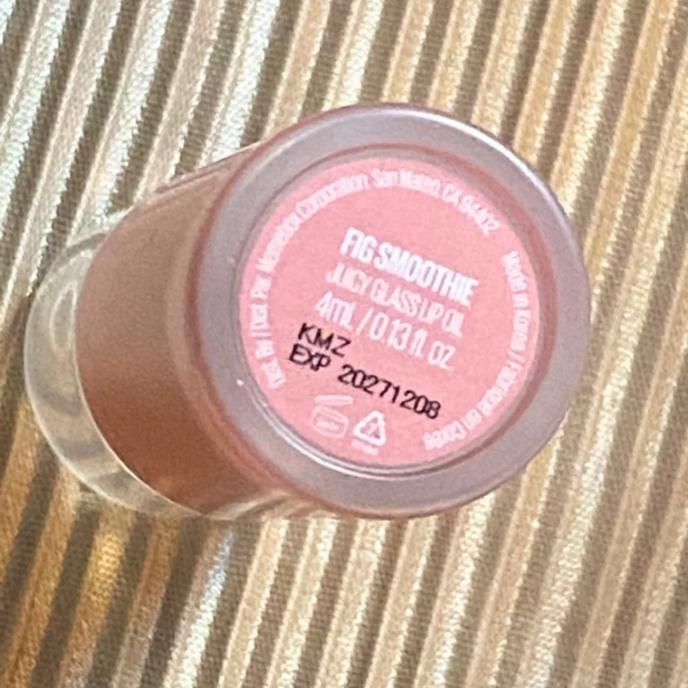 Kaja Juicy Glass Lip Oil FIG SMOOTHIE 0.13 oz/4 mL Full Size